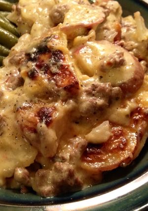 A picture of Cheesy Meat & Potatoes.