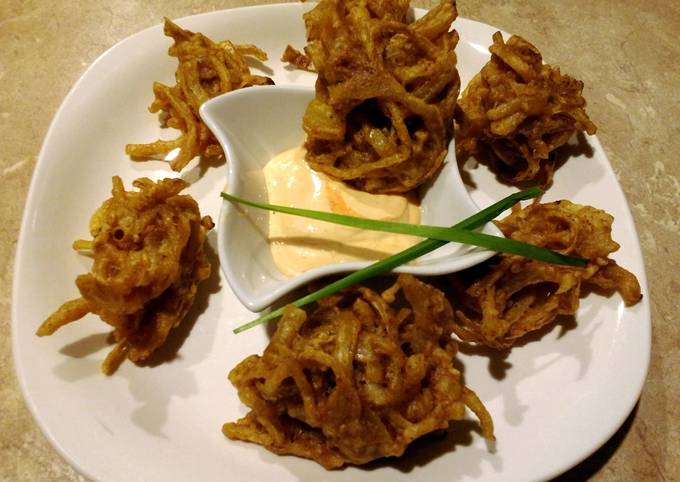 Fried onion balls