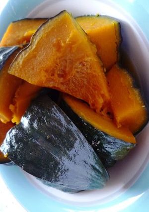 A picture of Delicious Chilled Kabocha Squash Simmered with Lemon.