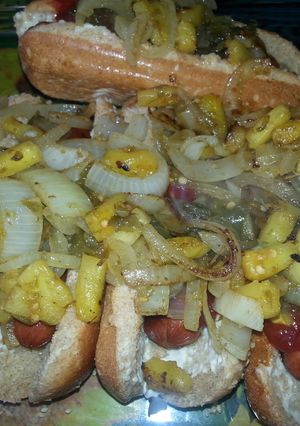 A picture of Sweet and spicy hot dog topper.