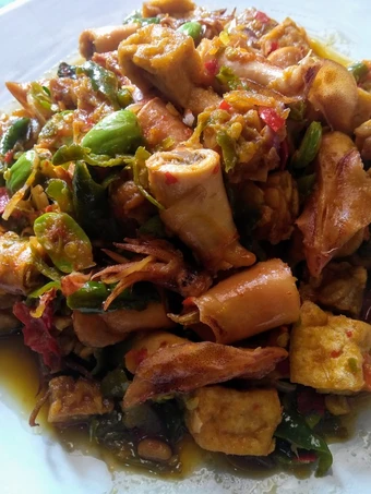 Langkah Gampang Menyiapkan Resep  Oseng cumi asin yang Bikin Ngiler, Menggugah Selera