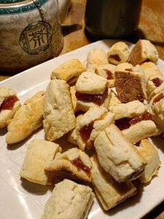 Una foto de Bizcochitos dulces de membrillo ideal para el mate 🧉 RECETA APTA APLV