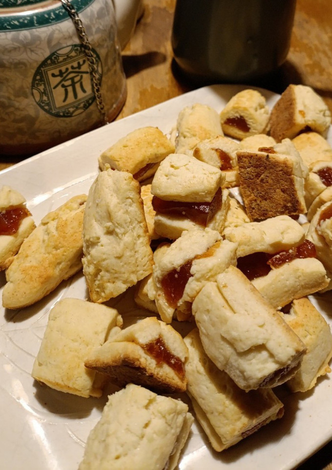 Una foto de Bizcochitos dulces de membrillo ideal para el mate 🧉 RECETA APTA APLV
