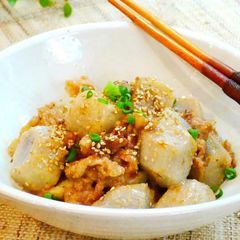 A picture of Satoimo (Taro Root) and Pork Stir-Fry with Oyster, Mayonnaise and Sesame Sauce.