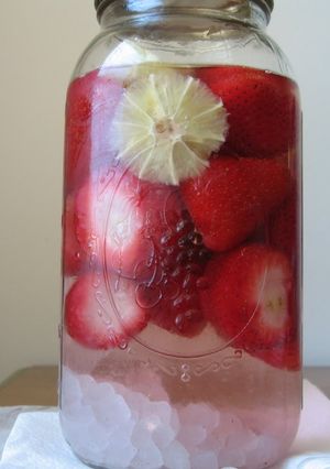 A picture of Strawberry Liqueur.