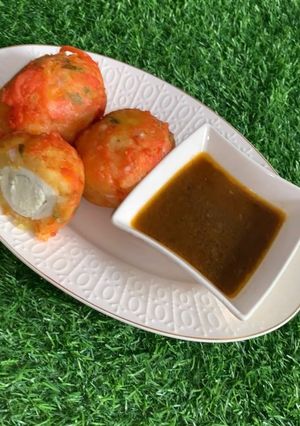 A picture of Stuffed potatoes balls.