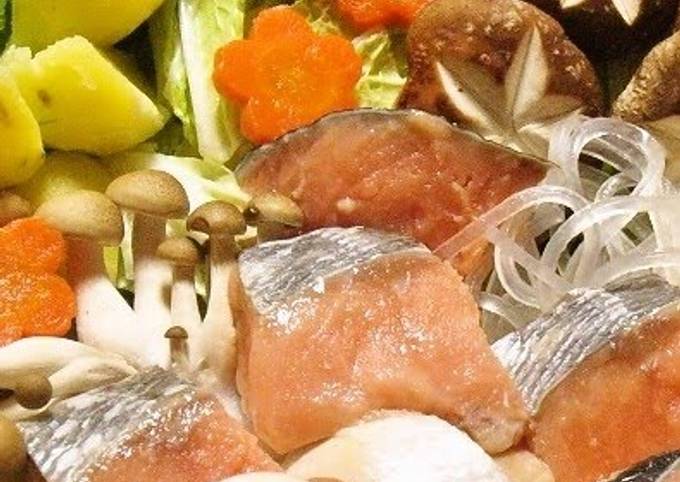 Step-by-Step Guide to Make Super Quick Homemade Hokkaido Specialty: Salmon &amp; Vegetable Hotpot