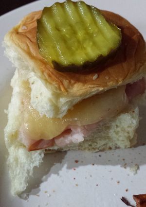 A picture of Ham and white cheddar sliders.