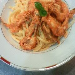 A picture of Shrimp Tomato Cream Spaghetti.
