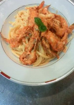 A picture of Shrimp Tomato Cream Spaghetti.