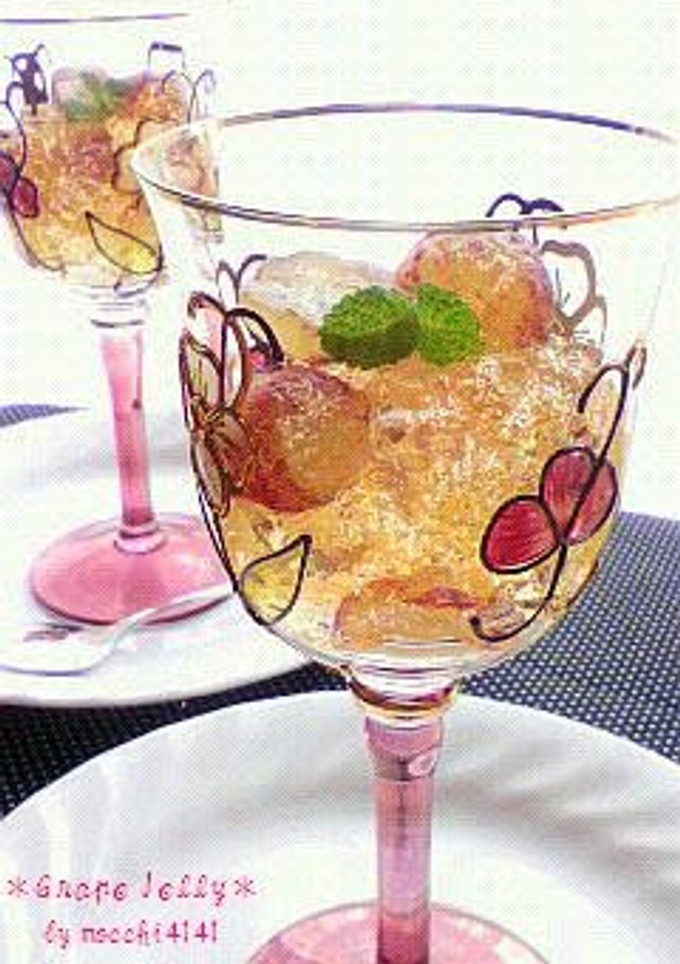A picture of Easy Grapes in Crushed Jello.