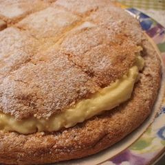 A picture of Sweet and Fluffy Custard Cake.