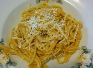 Foto de Macarrão ao molho de curry e leite de coco