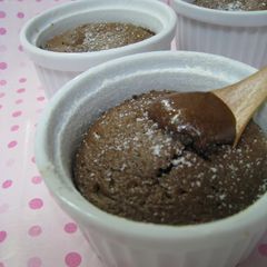 A picture of Creamy Molten Chocolate Cake.