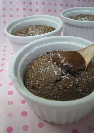 A picture of Creamy Molten Chocolate Cake.
