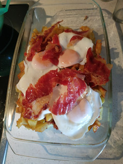 Una foto de Patatas con jamón y bacon