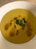 Curry-Linsen-Suppe mit roten Linsen und Kokosmilch