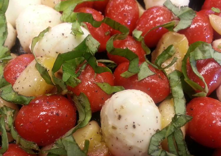 Easiest Way to Prepare Ultimate Garlic Caprese Salad