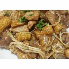 A picture of Stir fried pork with Enoki Mushroom and Young Corn.