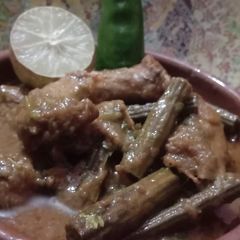 A picture of Wings with moringa phalli.