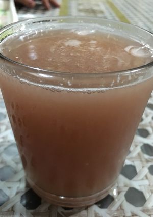 A picture of Sweet lemon and pomegranate juice.