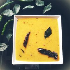 A picture of Dahi besan ki khadi.