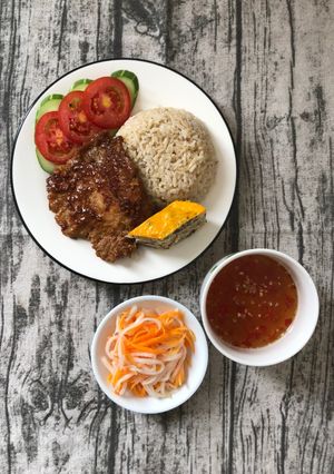 Hình của món Cơm tấm.