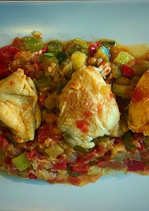 Una foto de Pollo con pisto