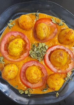 A picture of Kashmiri dum aloo.