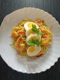 Spagheti Kari Hijau Instan Udang Telur