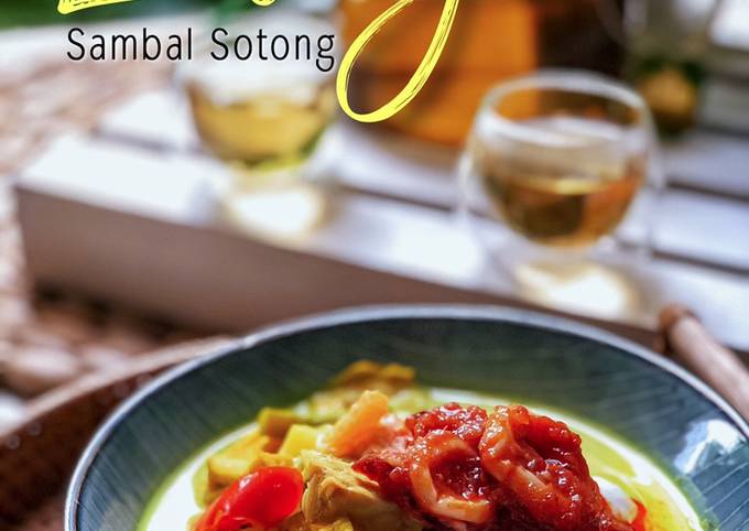 Lontong dan Sambal Sotong