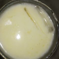 A picture of Mango shake.