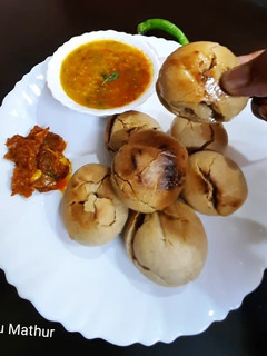 दाल बाटी (Dal Bati recipe in Hindi) रेसिपी मुख्य फोटो