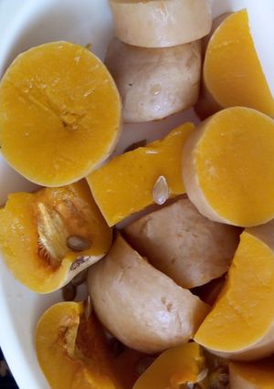 A picture of Boiled butternuts.