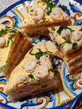 Tramezzini salmone e gamberetti