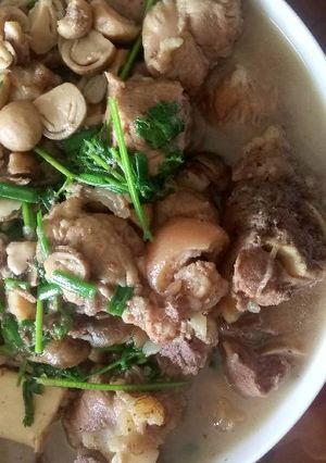 Hình của món Giò hầm nấm rơm.
