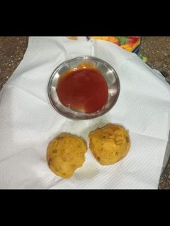 बटाटा वड़ा (batata vada recipe in Hindi) रेसिपी मुख्य फोटो