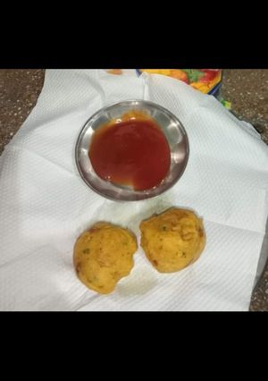 बटाटा वड़ा (batata vada recipe in Hindi) रेसिपी मुख्य फोटो