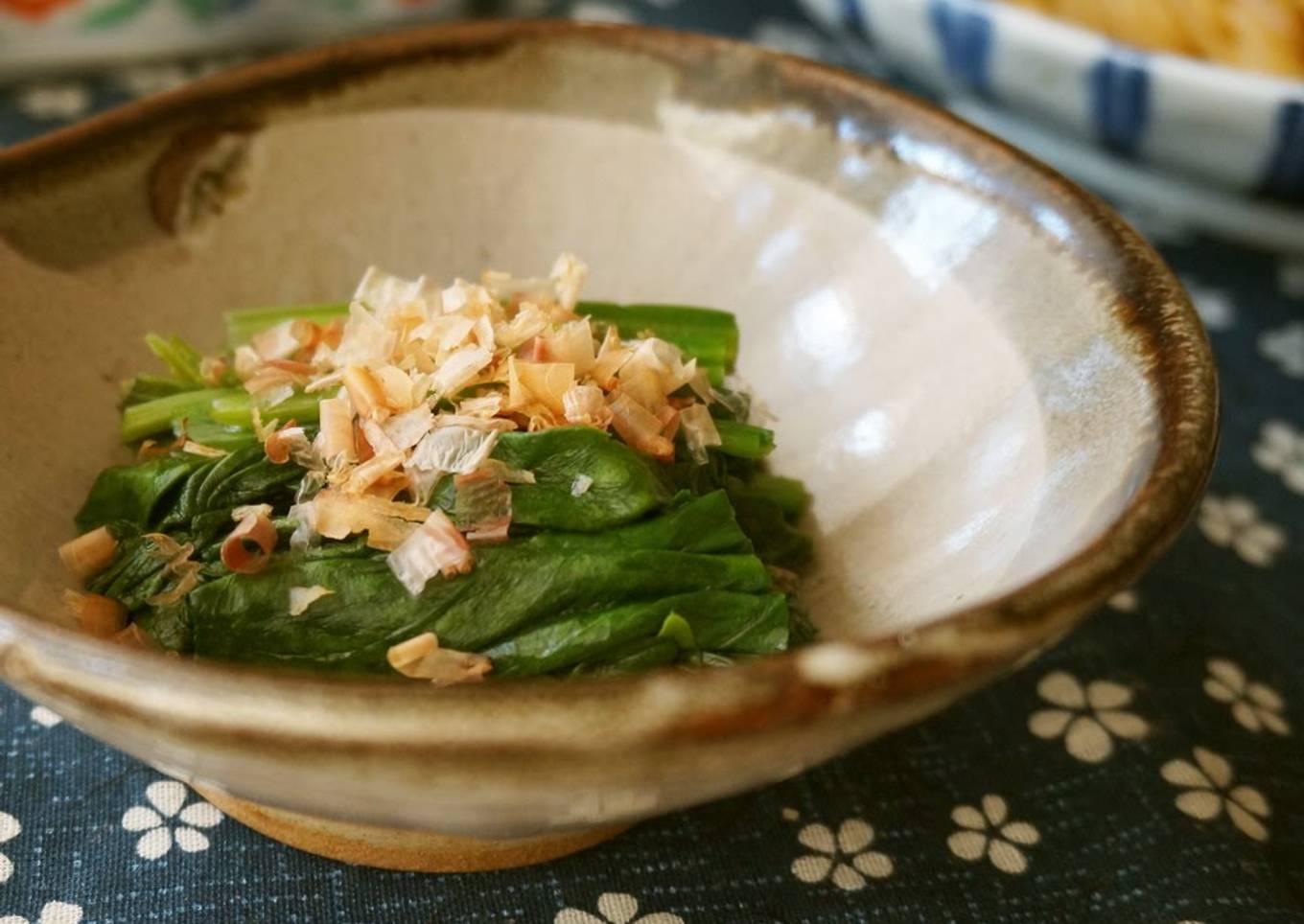 Spinach Simmered in Bonito-Flavored Sauce