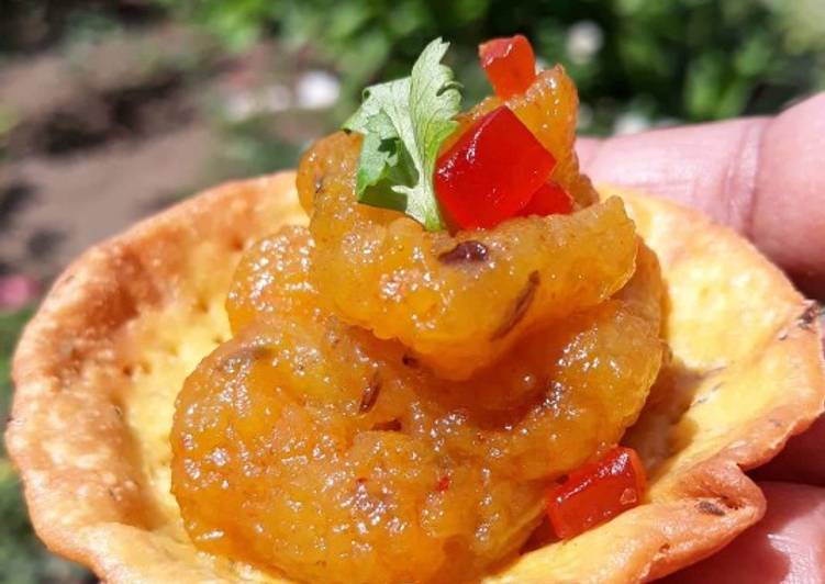 Puri tarts with pumpkin curry