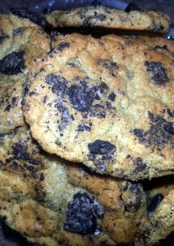 A picture of Oreo Blast Chocolate Chip Cookies.