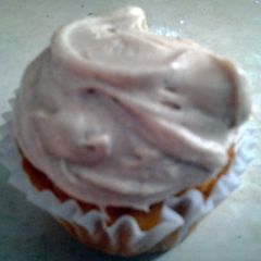 A picture of pumpkin cupcakes!.