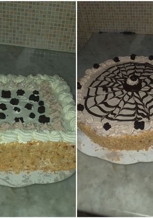 صورة لوصفة كيكة اسفنجية بتزيين بسيط