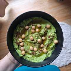 O poză a rețetei Hummus Avocado.