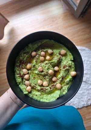 O poză a rețetei Hummus Avocado.