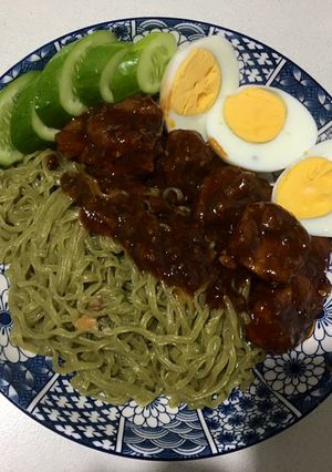 รูปของ บะหมี่ผักซี่โครงหมูตุ๋นซอสพริก