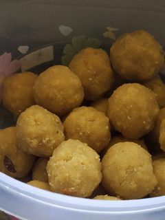 லட்டு(laddu recipe in tamil) செய்முறை முக்கிய புகைப்படம்