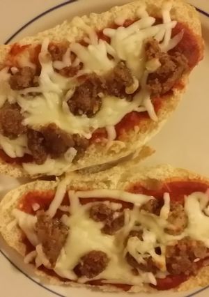 A picture of Taisen's easy week night pizza.