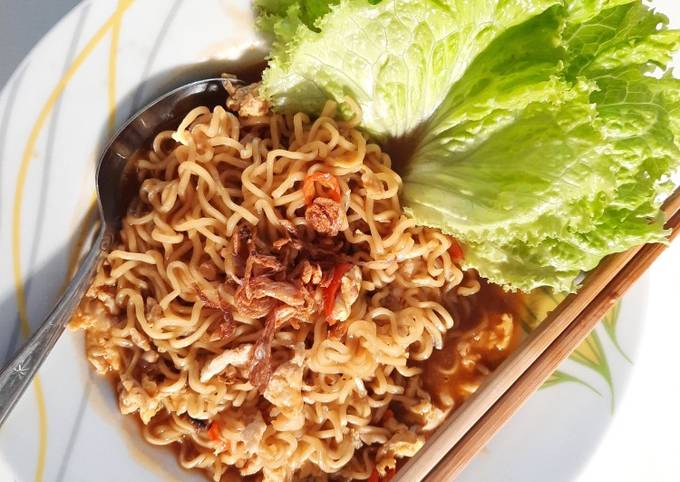 Resep Indomie Goreng Nyemek Pedassss Oleh Linns Cookpad