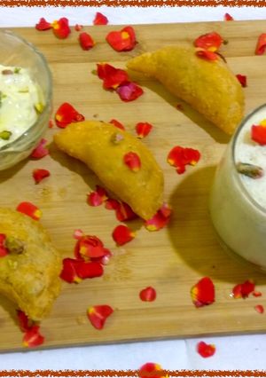 A picture of Holi sweet platter.